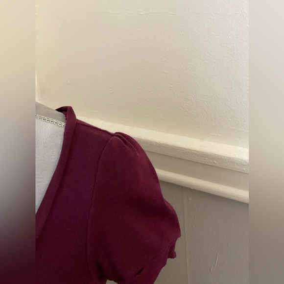 🔵5 For $15🔵 Banana Republic Maroon T Shirt - Picture 3 of 6